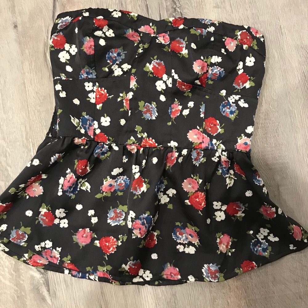 ❣️ American Eagle Floral Peplum Top